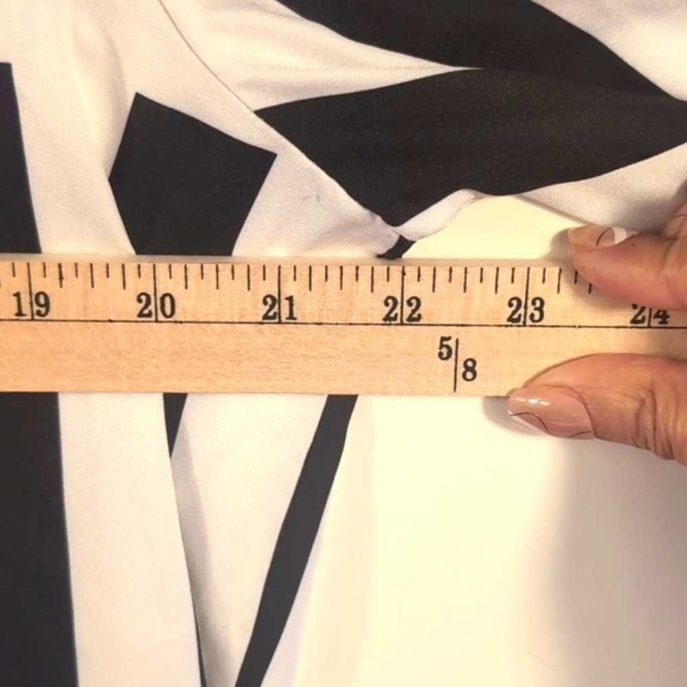 Simple black and white stripes Dress Size XL - Picture 9 of 11